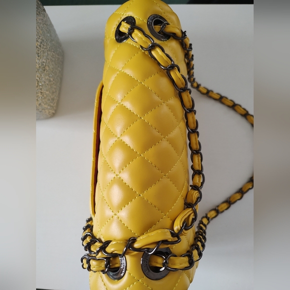 💛 Beautiful Double Flap Bag! - Picture 4 of 8